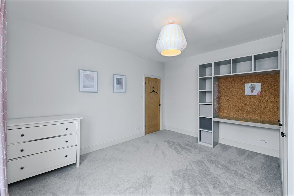 Additional image 28 of 6 bed detached house to rentVictoria Embankment NG2
