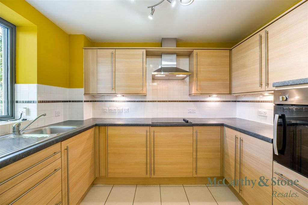 Property photo 2 of 26 8706613-Interior05.Jpg