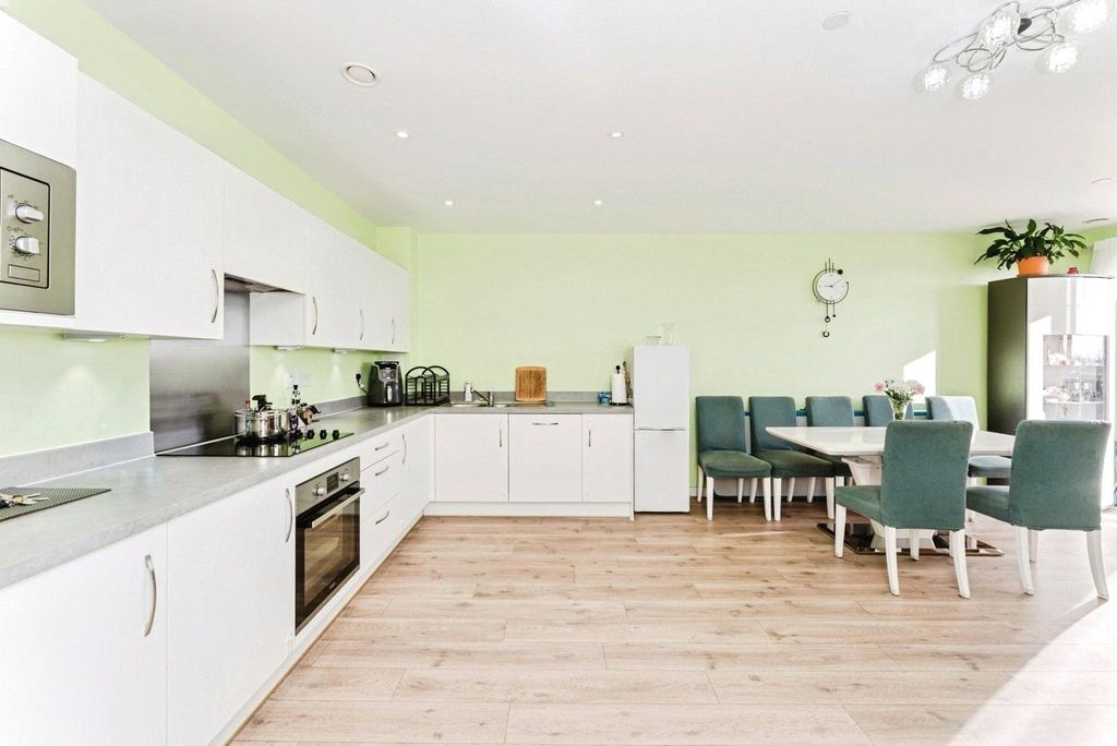 Property photo 1 of 13 Picture No. 16