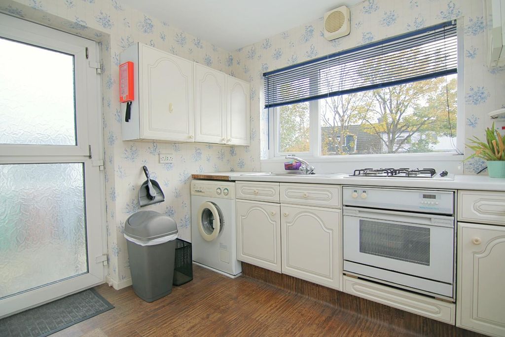 Property photo 2 of 19 Kitchen