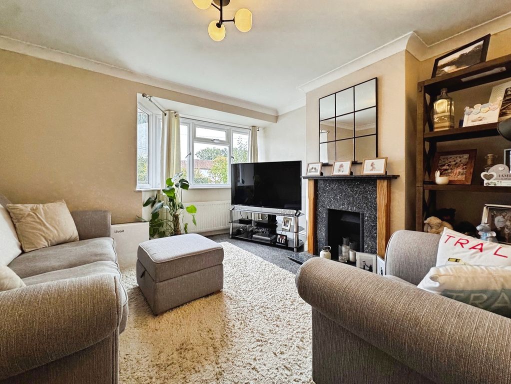 Property photo 2 of 14 Living Room