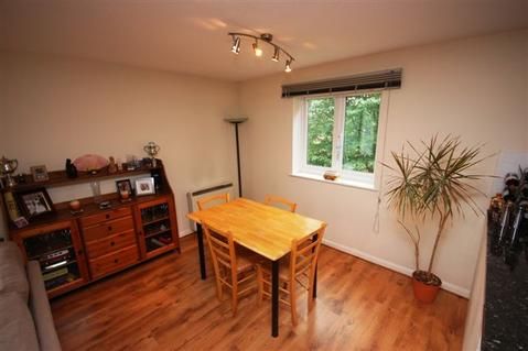 Property photo 3 of 8 Photo 03