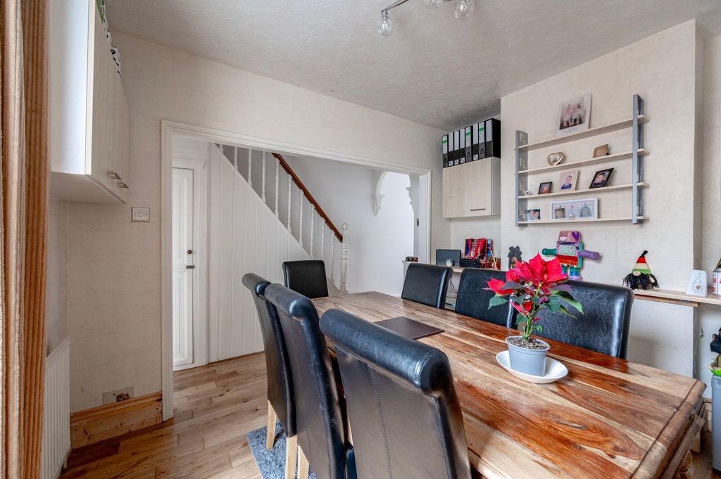 Property photo 2 of 23