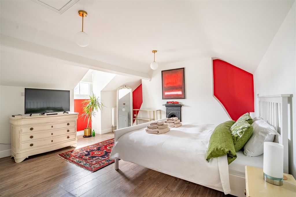 Property photo 3 of 28 Br-28.Jpg