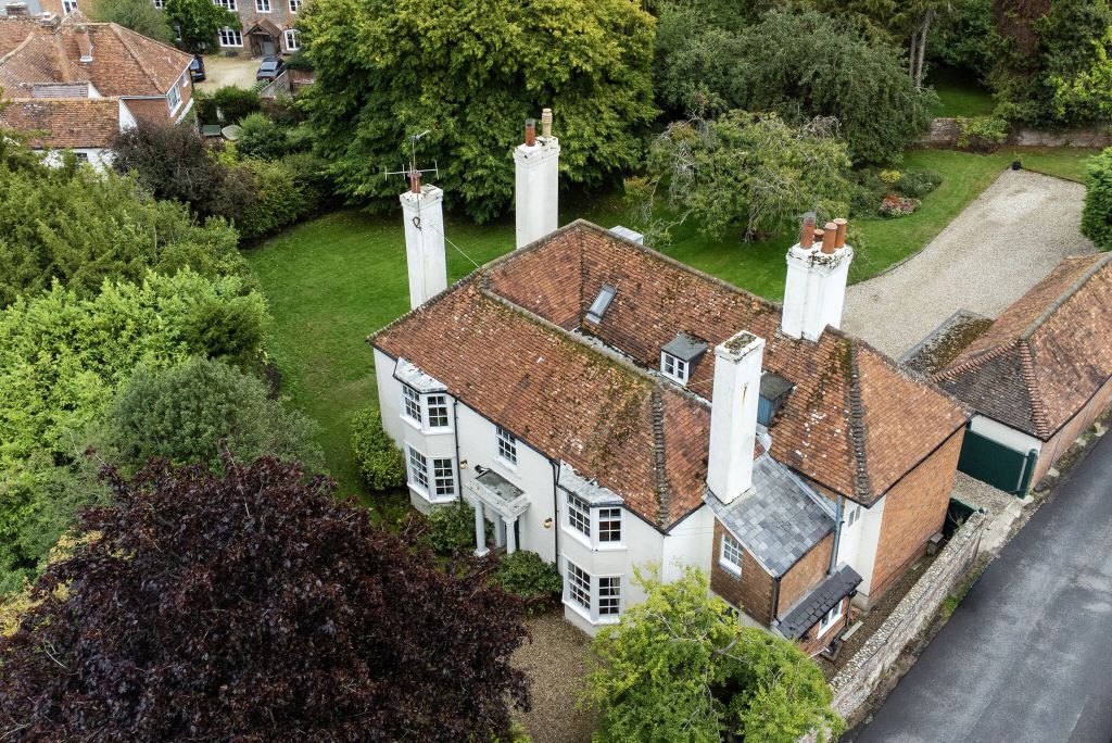 Property photo 2 of 21