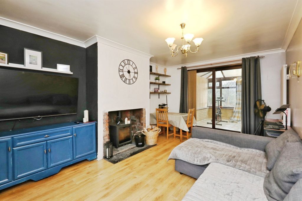 Property photo 2 of 17