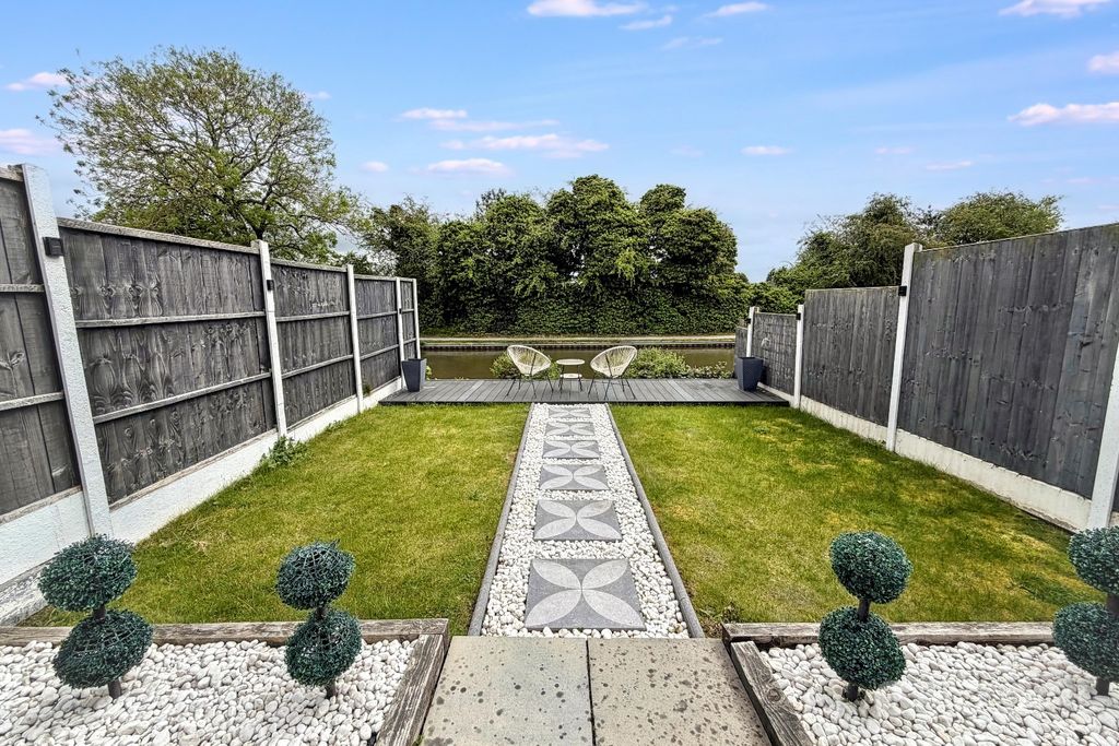 Property photo 3 of 26 4423225