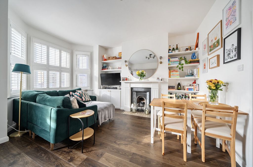 Property photo 2 of 14