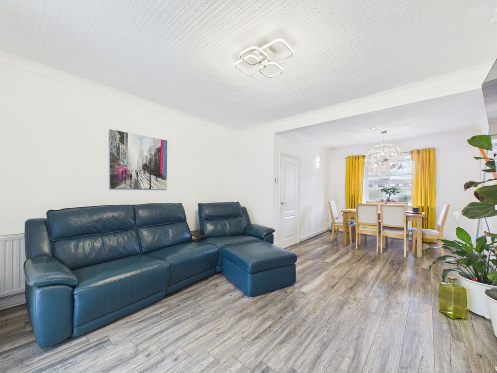 Property photo 3 of 31