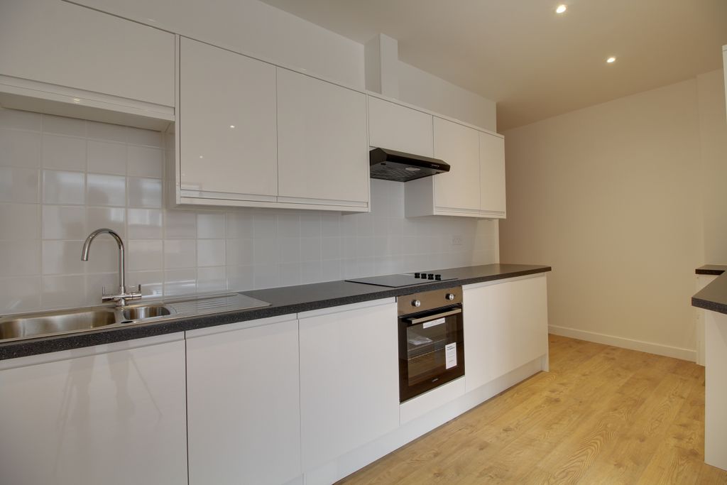 Property photo 3 of 7 1