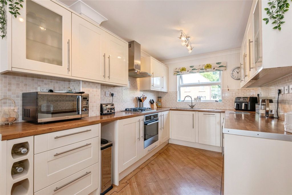 Property photo 3 of 24 Picture No. 46