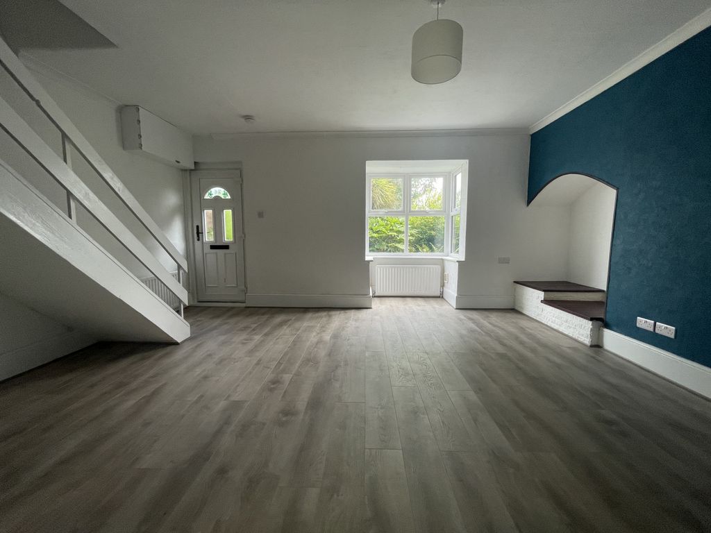 Property photo 2 of 20 20260826-Interior-20-Bayvpolxsshom0Pj