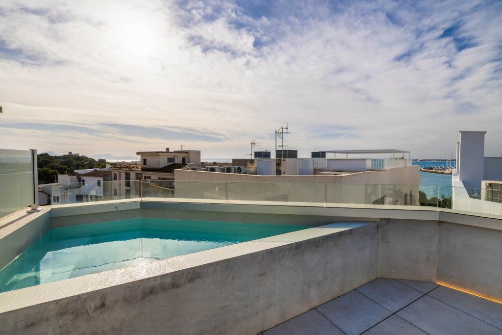 Property photo 2 of 20 Pool