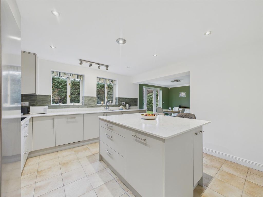 Property photo 2 of 27 Cam03972G0-Pr0198-Still009.Jpg