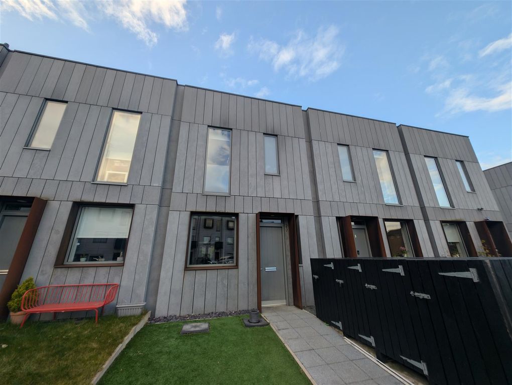 Property photo 1 of 16 External