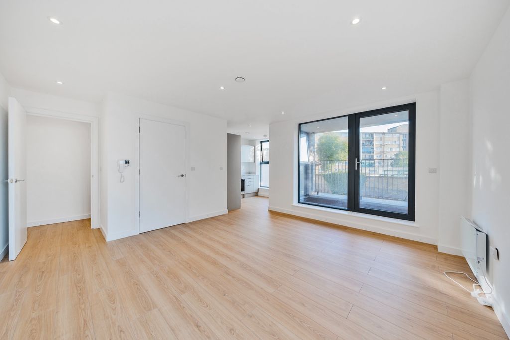 Property photo 1 of 11 3590763
