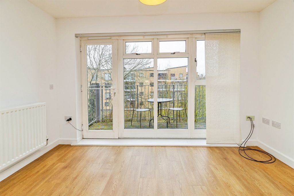 Property photo 3 of 21