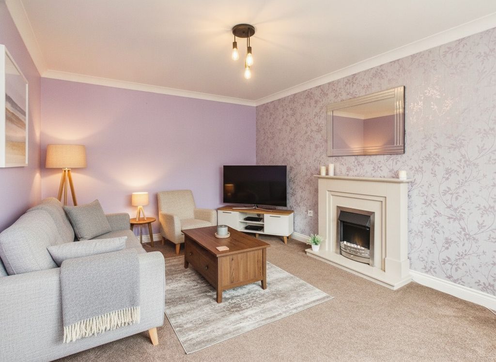 Property photo 2 of 15 4887274