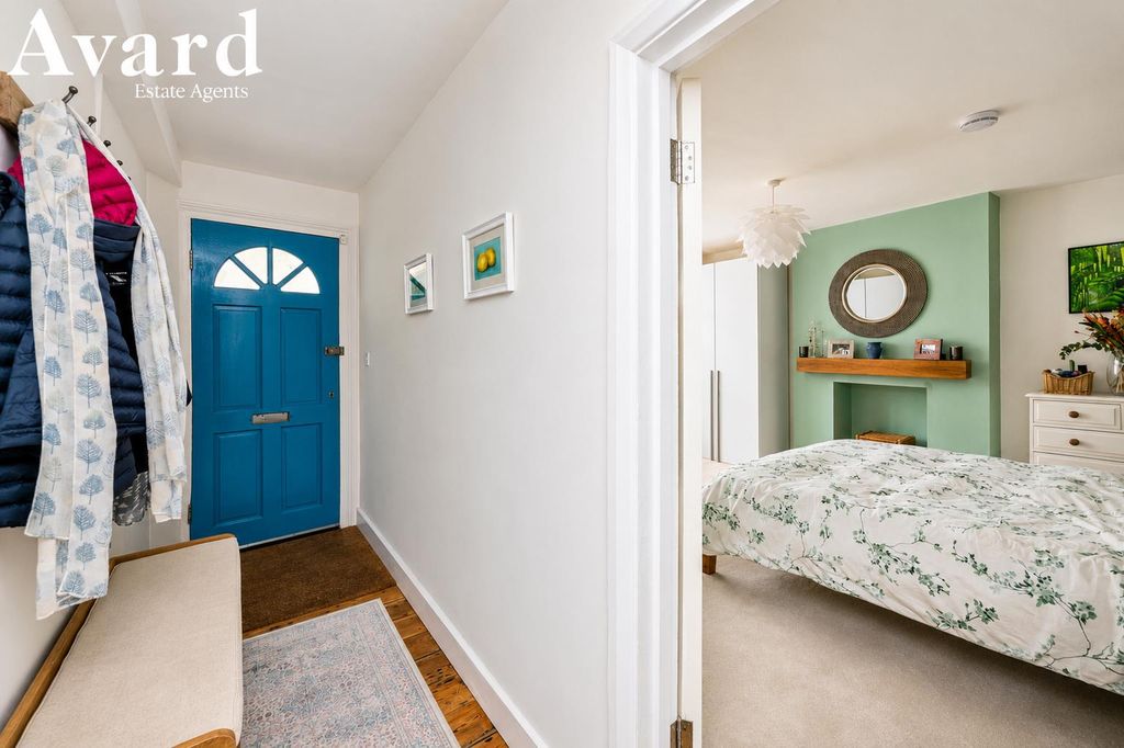 Property photo 2 of 21 2000.Png