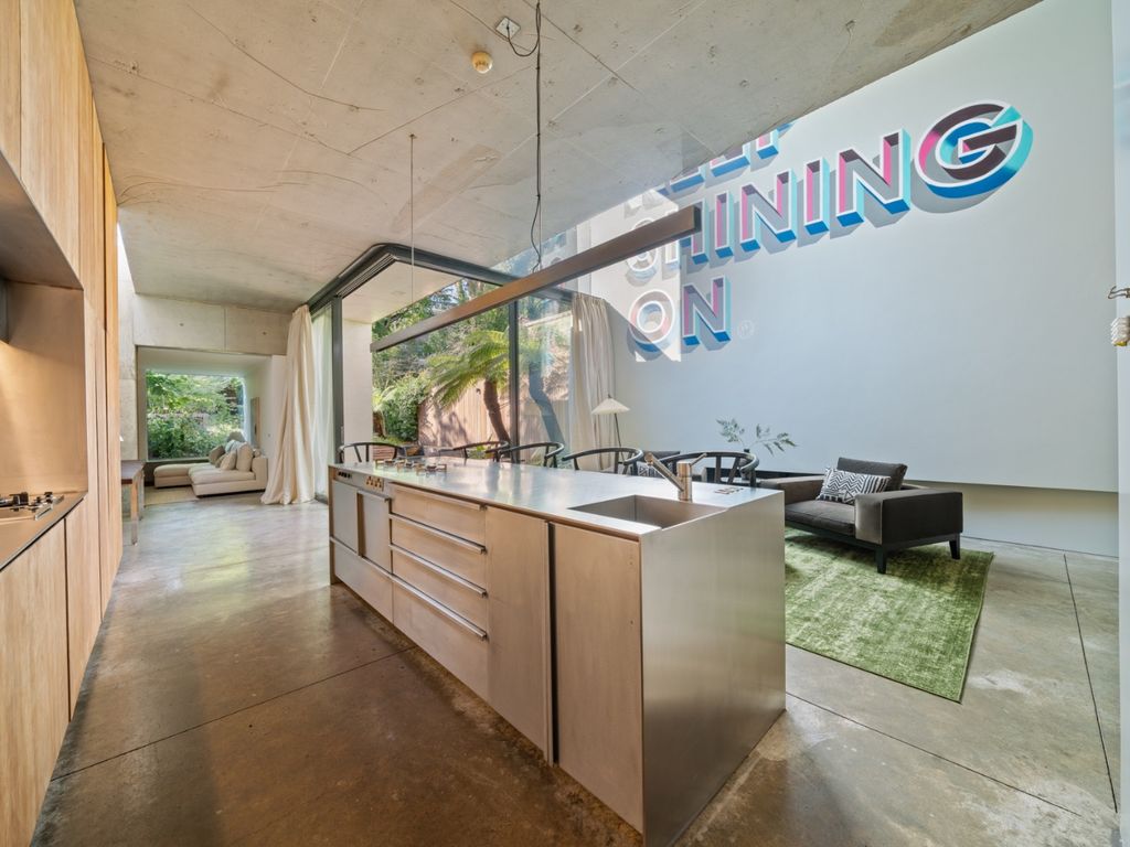 Property photo 2 of 16 4400504