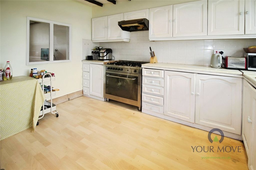 Property photo 3 of 20 Kitchen