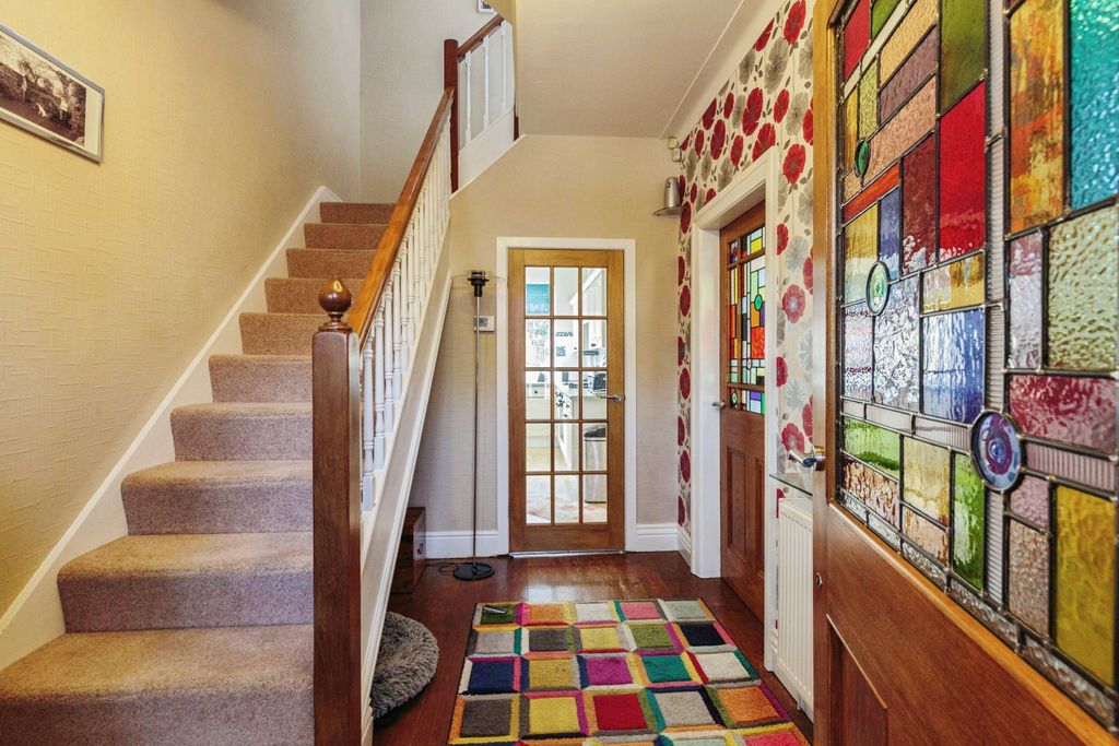 Property photo 2 of 20 Entrance Hallway