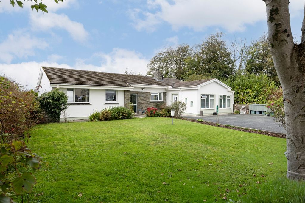 Property photo 1 of 34