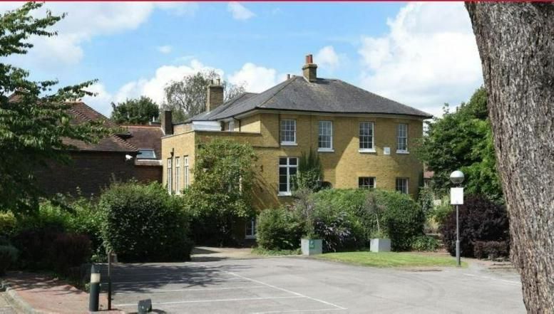 Property photo 1 of 2