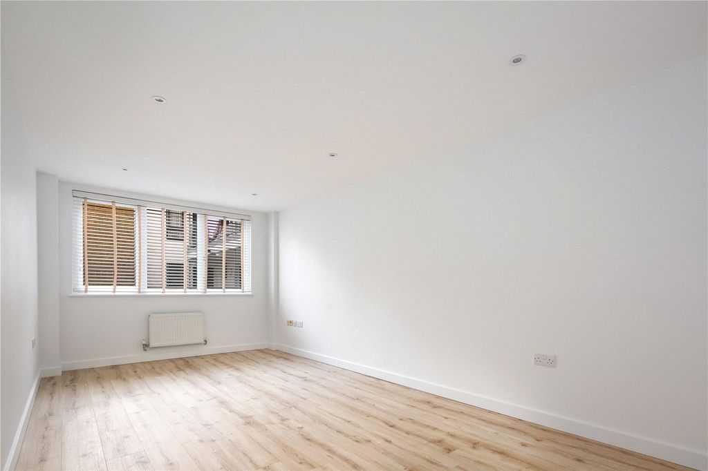 Property photo 2 of 10 Reception