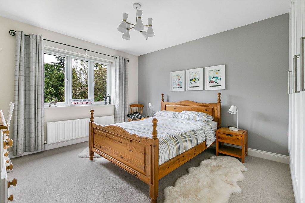 Additional image 18 of 5 bed detached house for saleGeorges Wood Road, Brookmans Park, Hatfield AL9