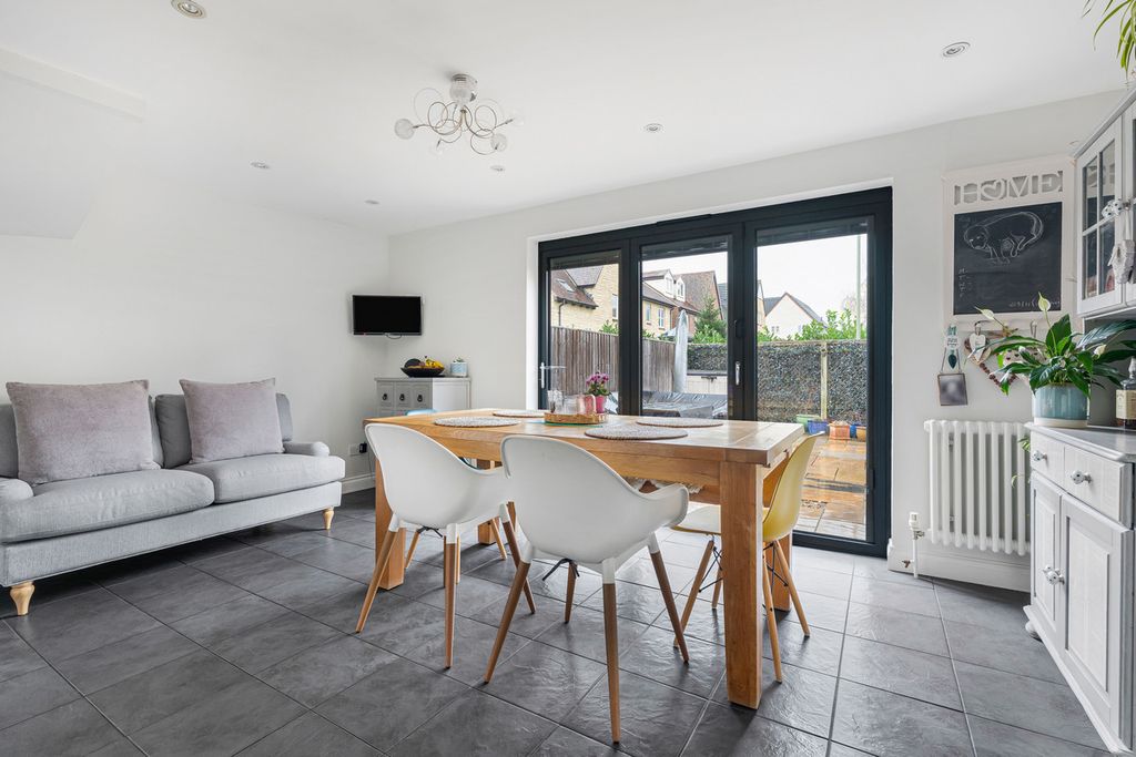 Property photo 2 of 18