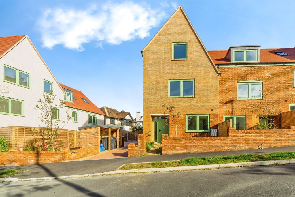 Property photo 2 of 17 Photo