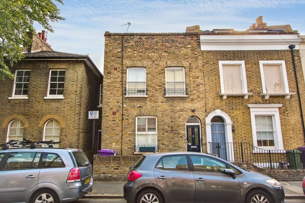 Property photo 1 of 18 25 Norman Grove, Bow, London, E3 5Eg