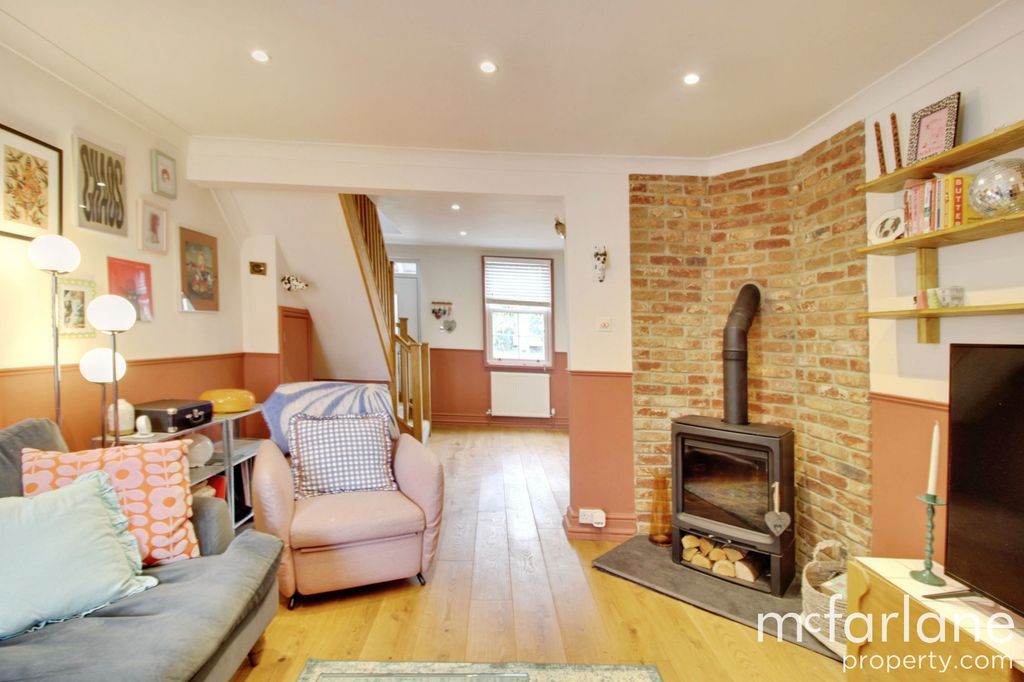 Property photo 3 of 13