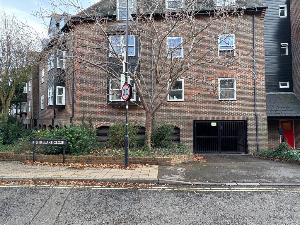 Property photo 1 of 2 Entrance