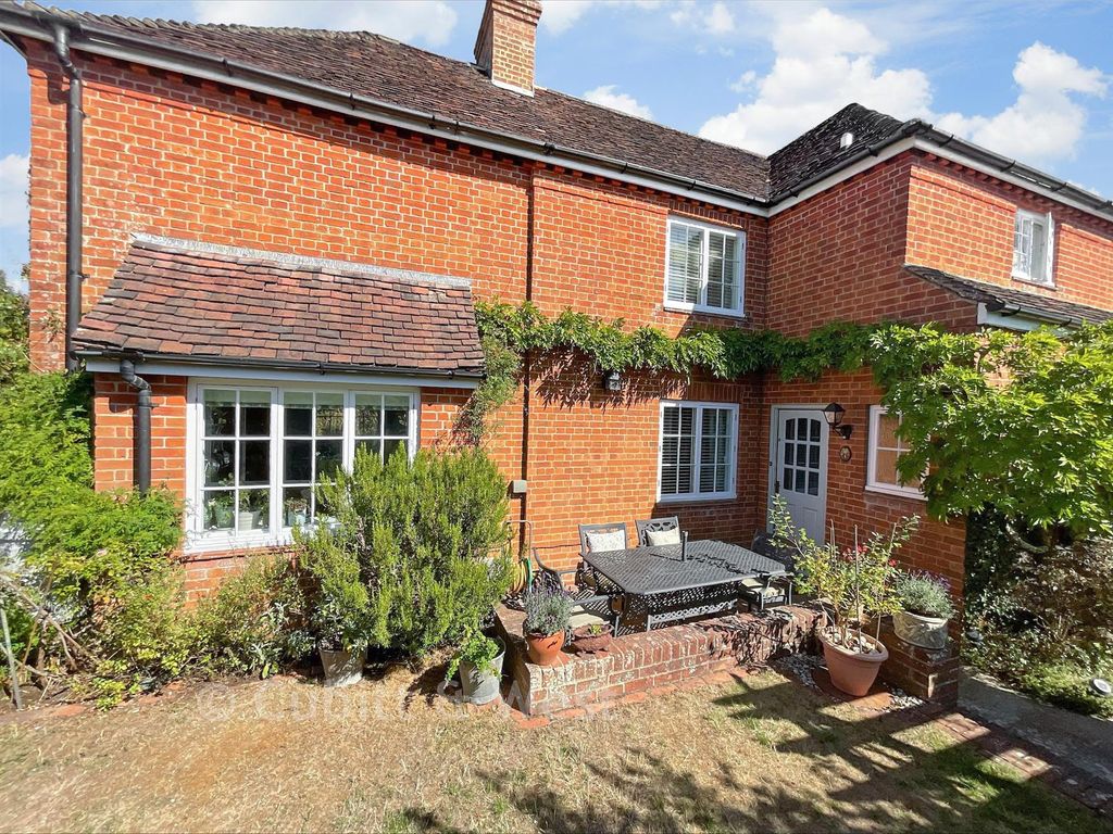 Property photo 3 of 22 Front Garden 3***