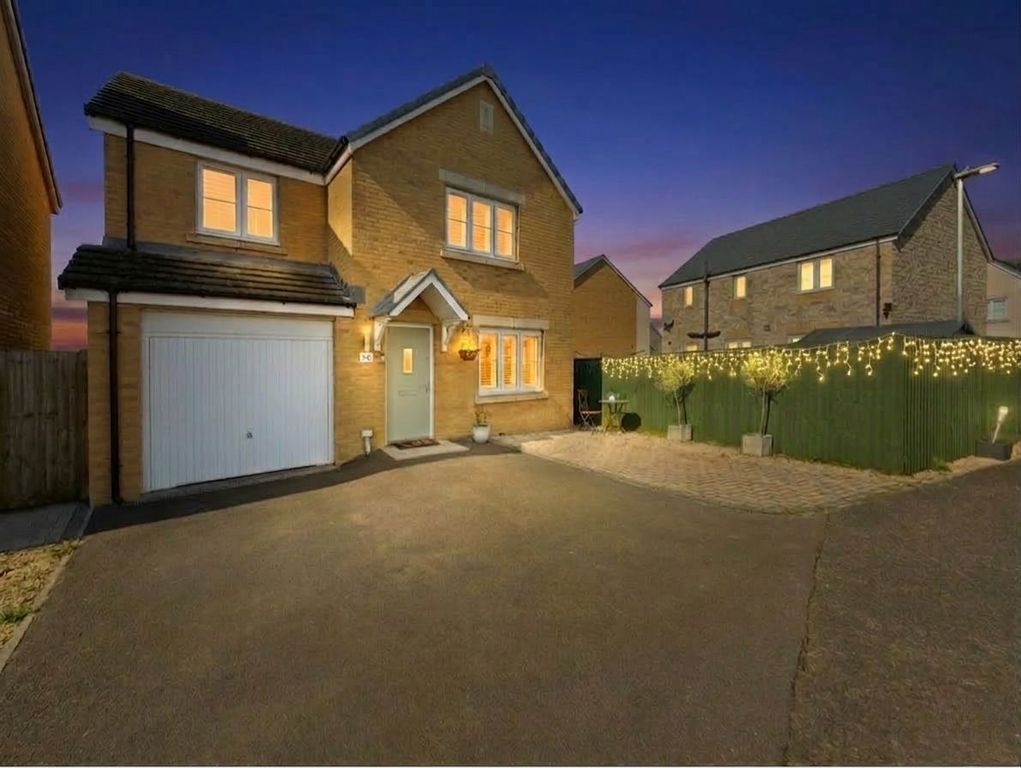 Property photo 1 of 38