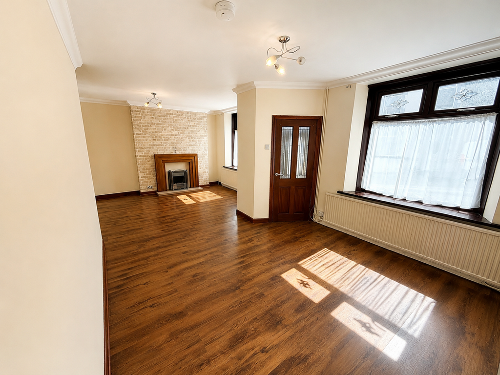 Property photo 2 of 22 Living Room