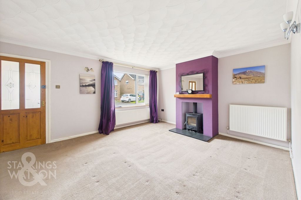 Property photo 2 of 25