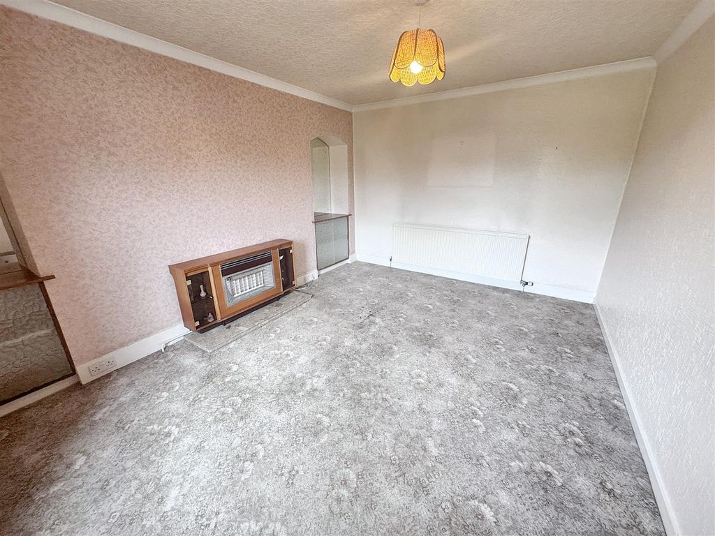 Property photo 3 of 14 Lounge