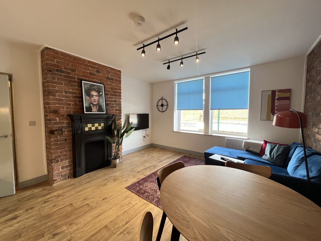 Property photo 3 of 10 Lounge