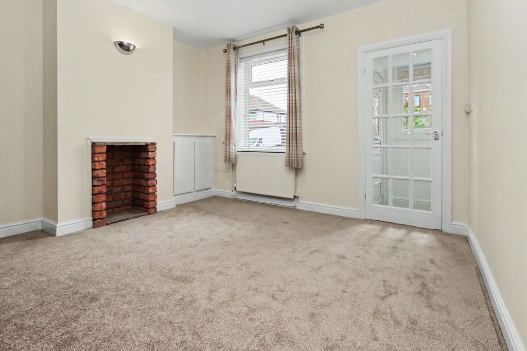 Property photo 3 of 21