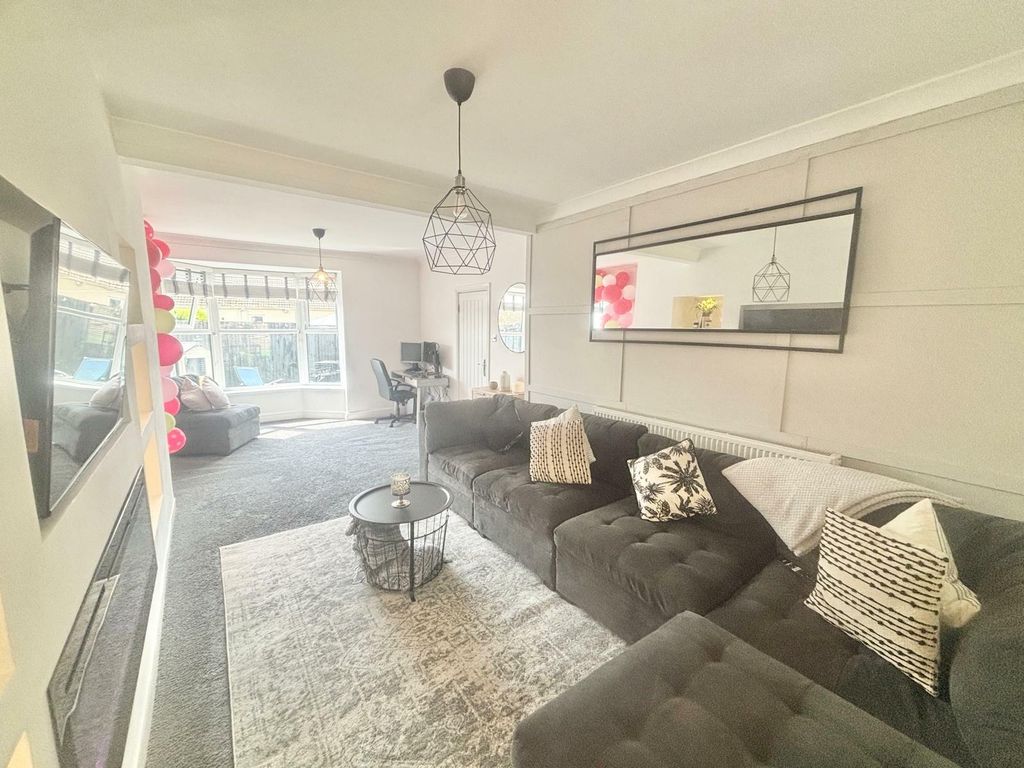 Property photo 2 of 49
