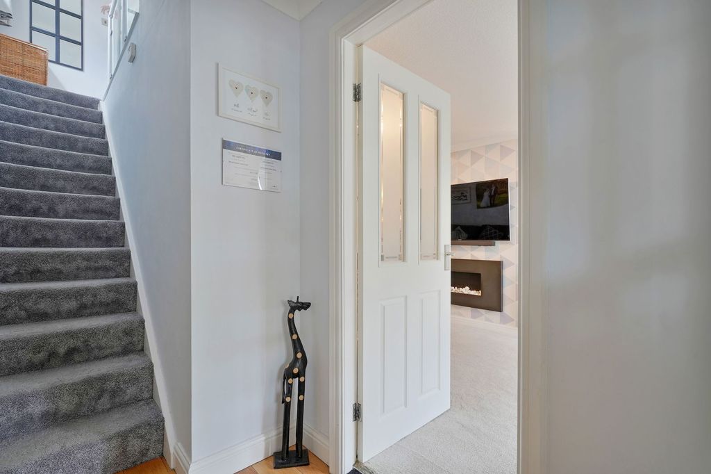 Property photo 3 of 47