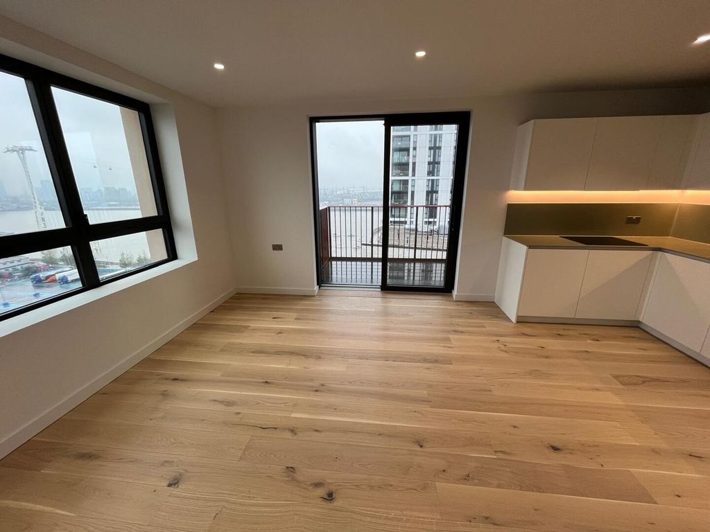 Property photo 2 of 12 Living Room