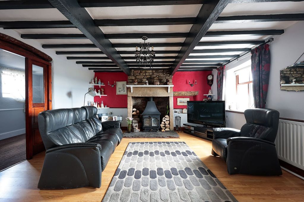 Property photo 3 of 21 4323459