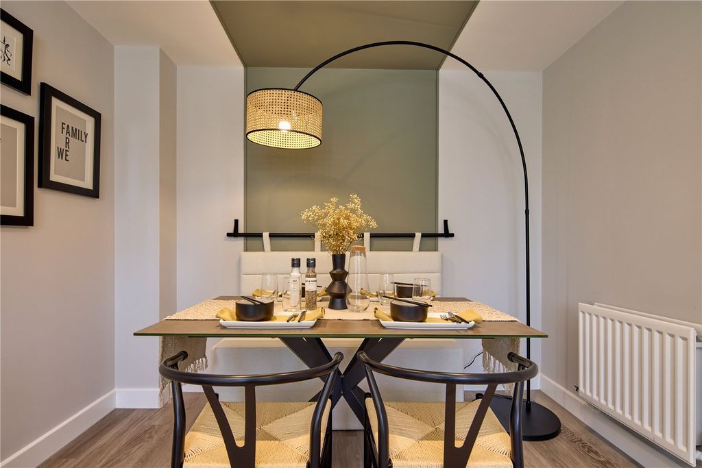 Property photo 2 of 12 Dining Example
