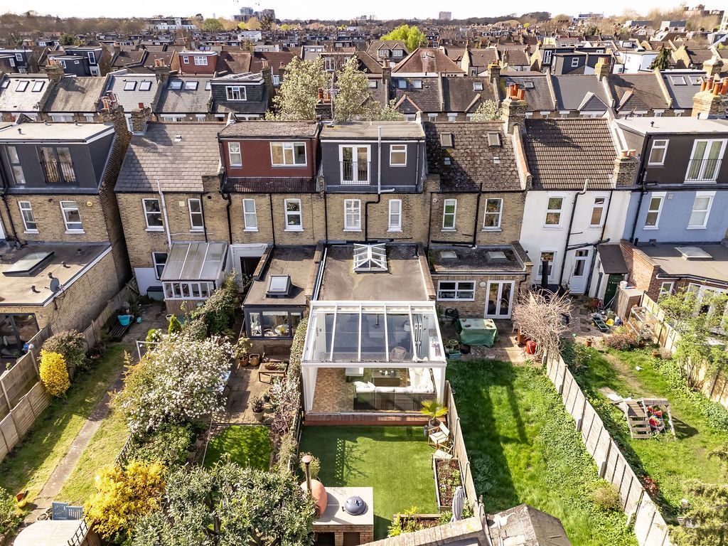 Property photo 2 of 30