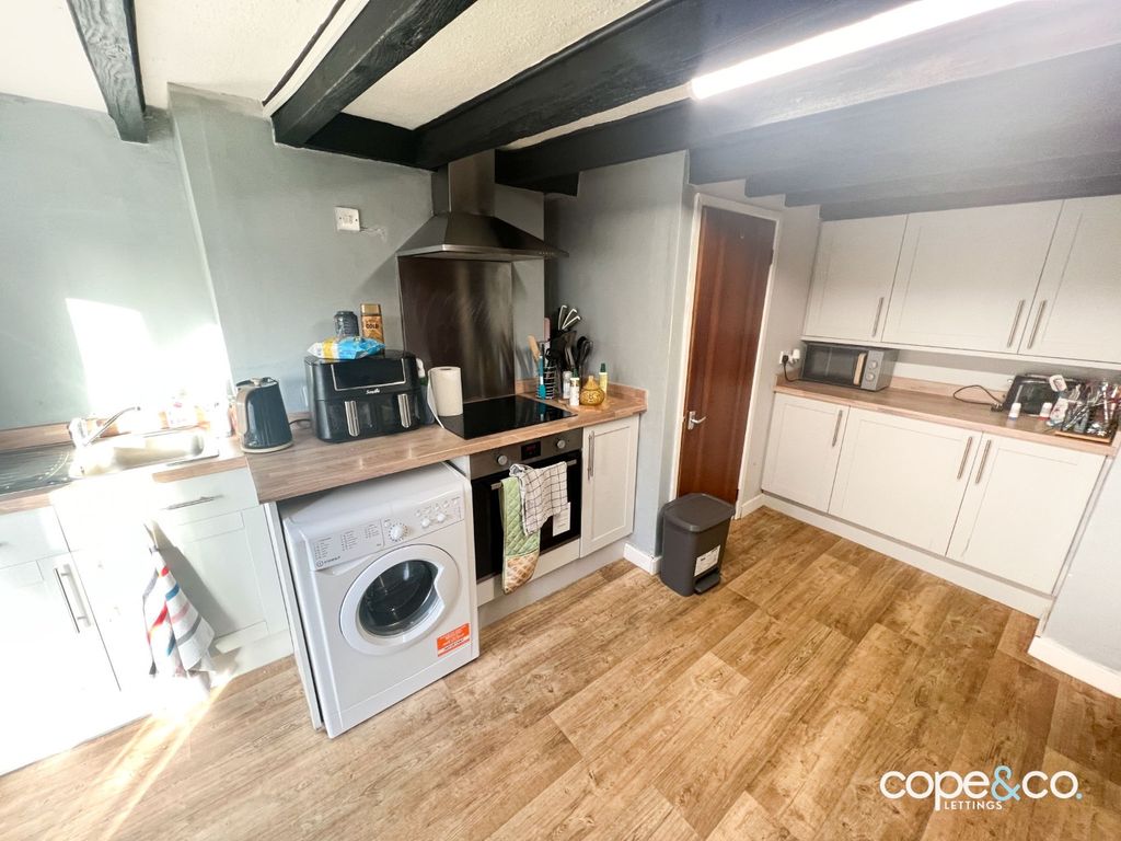 Property photo 2 of 11 3810061