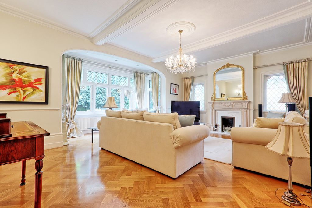 Property photo 3 of 37